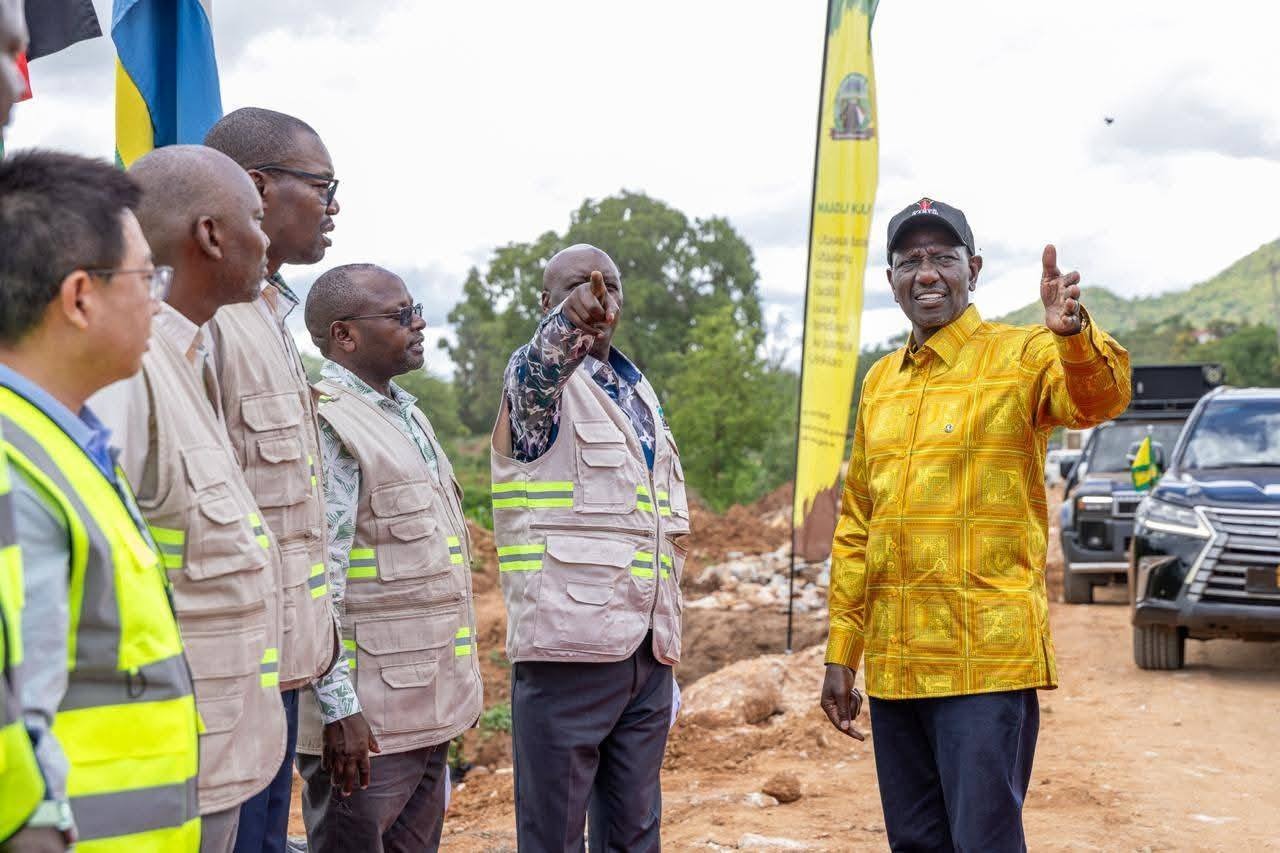 Ruto Inspects Key Taita-Taveta Road Projects as Government Pushes Connectivity and Economic Growth