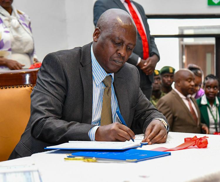 PS Signing Contract Performance